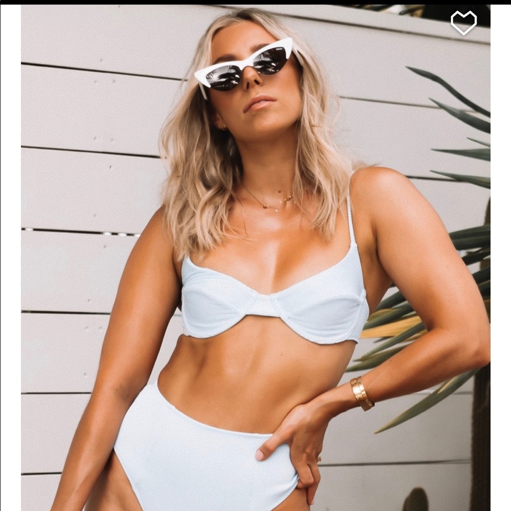 Sarah’s day White Fox Boutique Haven Bikini Top XS